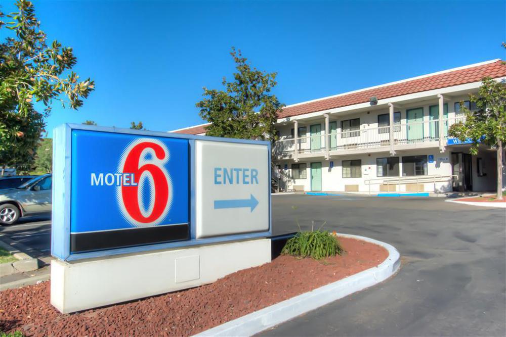 Motel 6-Redding, Ca - South Zewnętrze zdjęcie