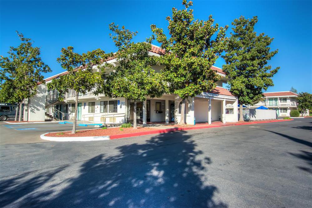 Motel 6-Redding, Ca - South Zewnętrze zdjęcie