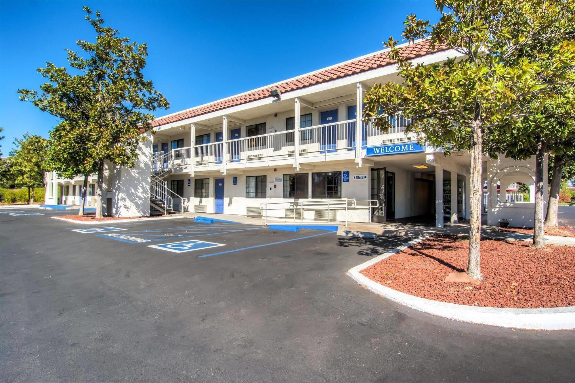 Motel 6-Redding, Ca - South Zewnętrze zdjęcie