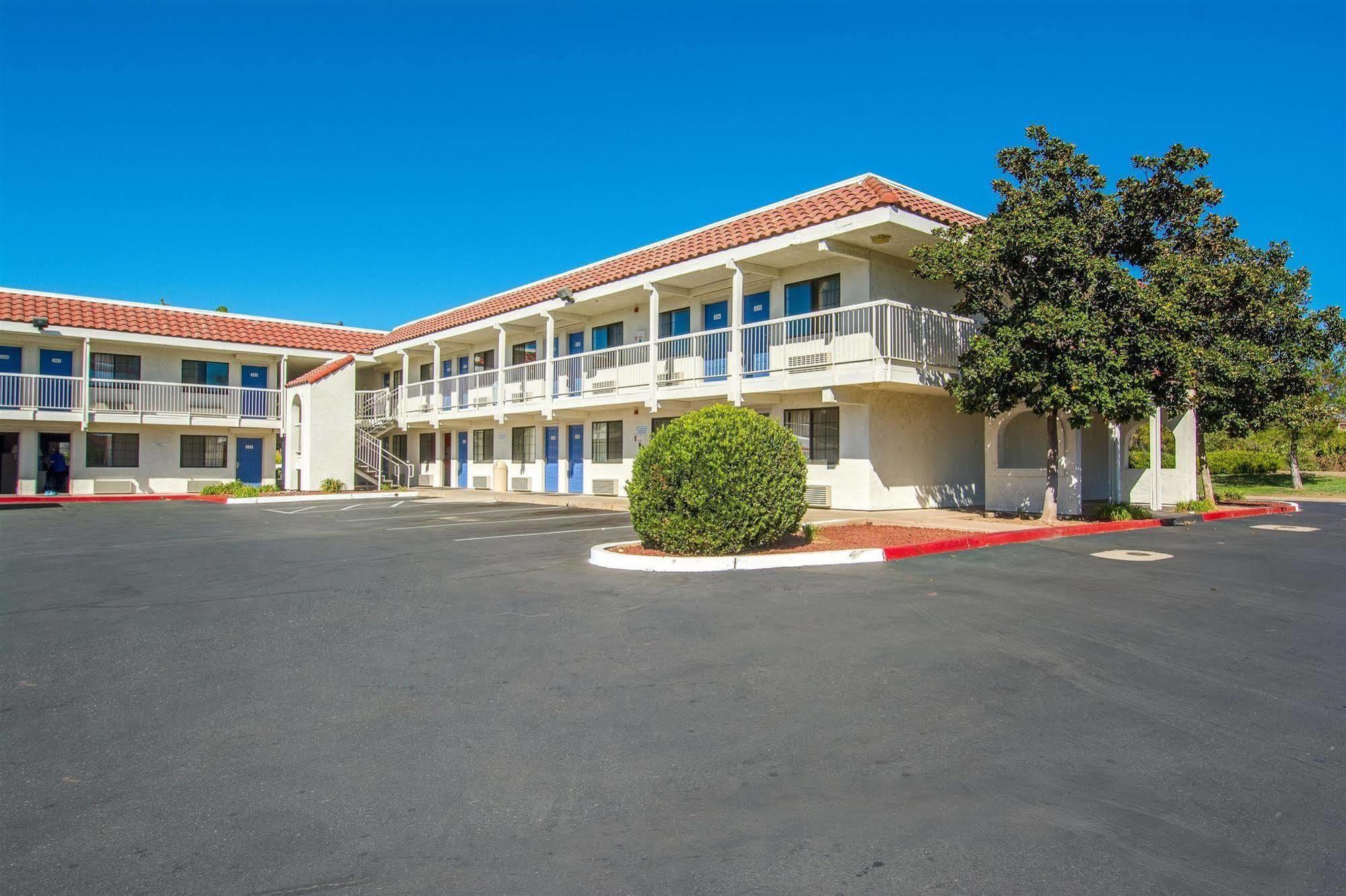 Motel 6-Redding, Ca - South Zewnętrze zdjęcie