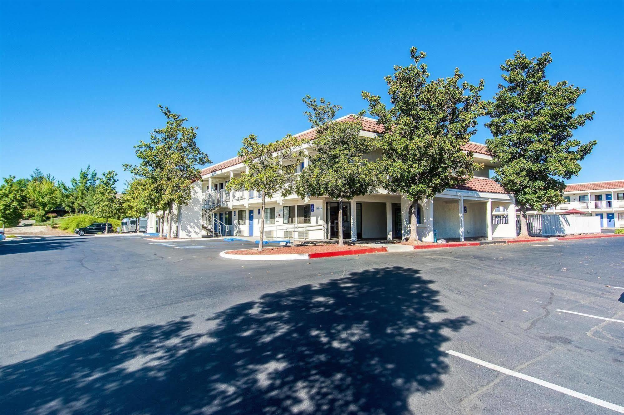 Motel 6-Redding, Ca - South Zewnętrze zdjęcie