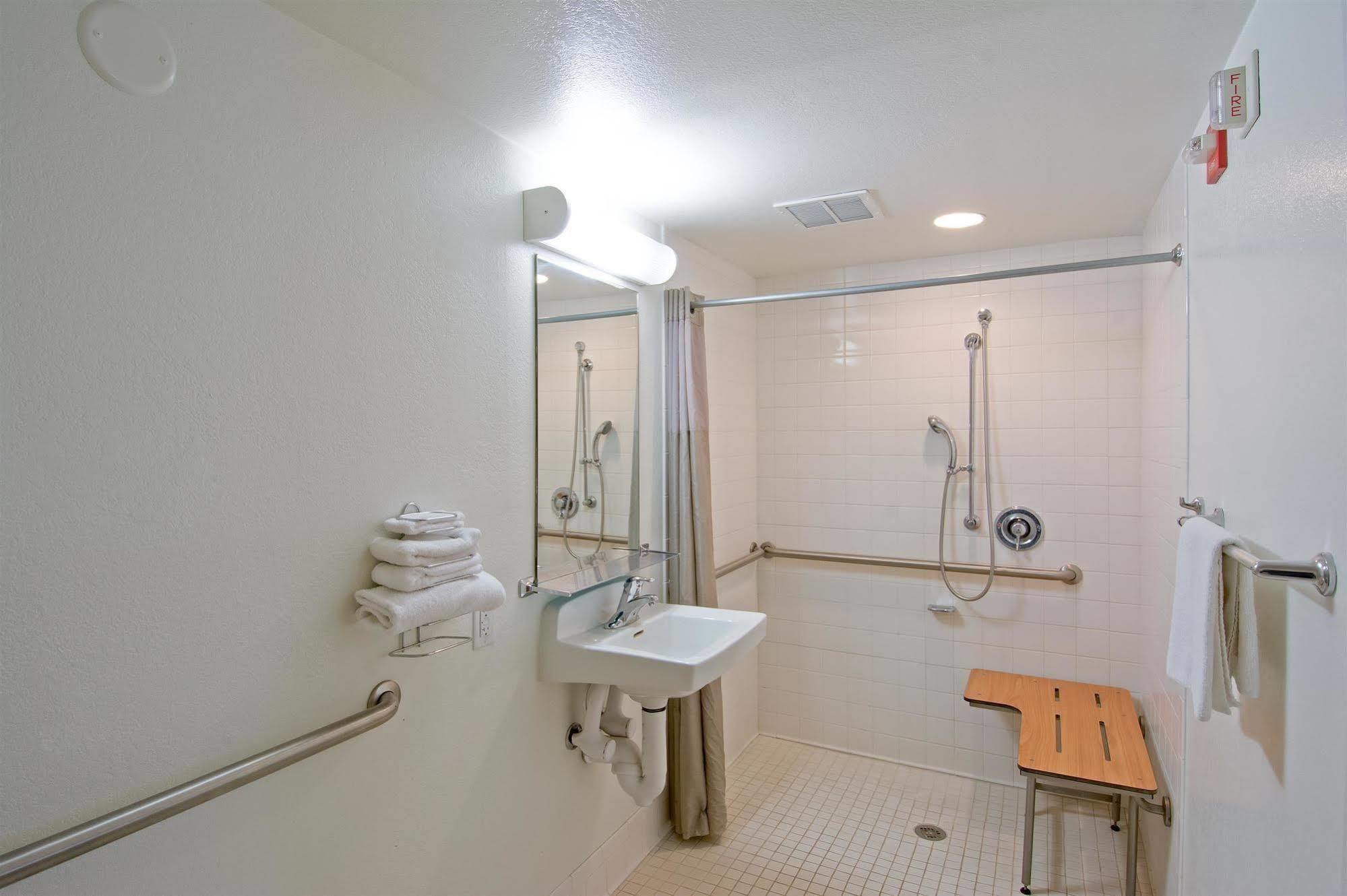 Motel 6-Redding, Ca - South Zewnętrze zdjęcie