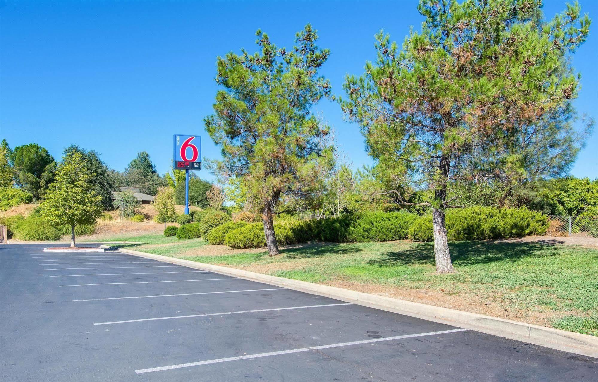 Motel 6-Redding, Ca - South Zewnętrze zdjęcie