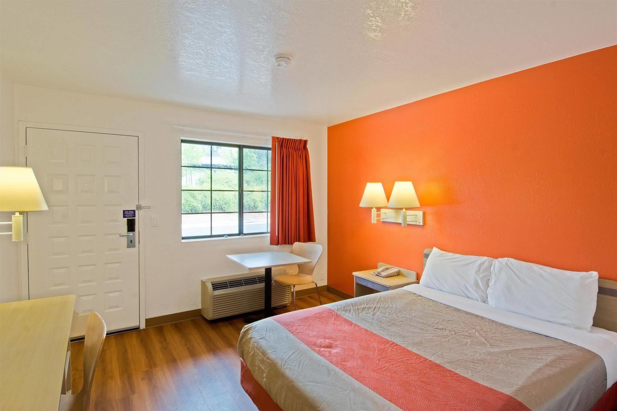 Motel 6-Redding, Ca - South Zewnętrze zdjęcie