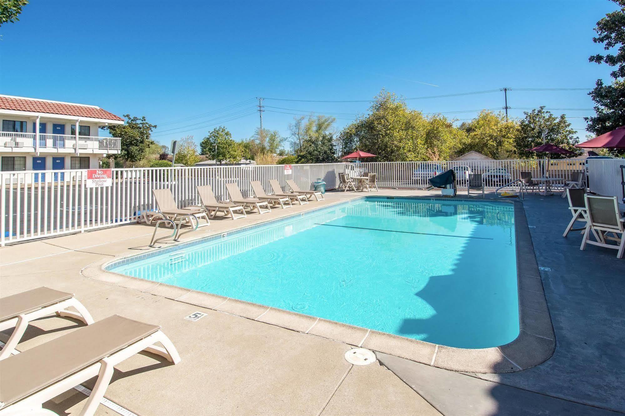 Motel 6-Redding, Ca - South Zewnętrze zdjęcie
