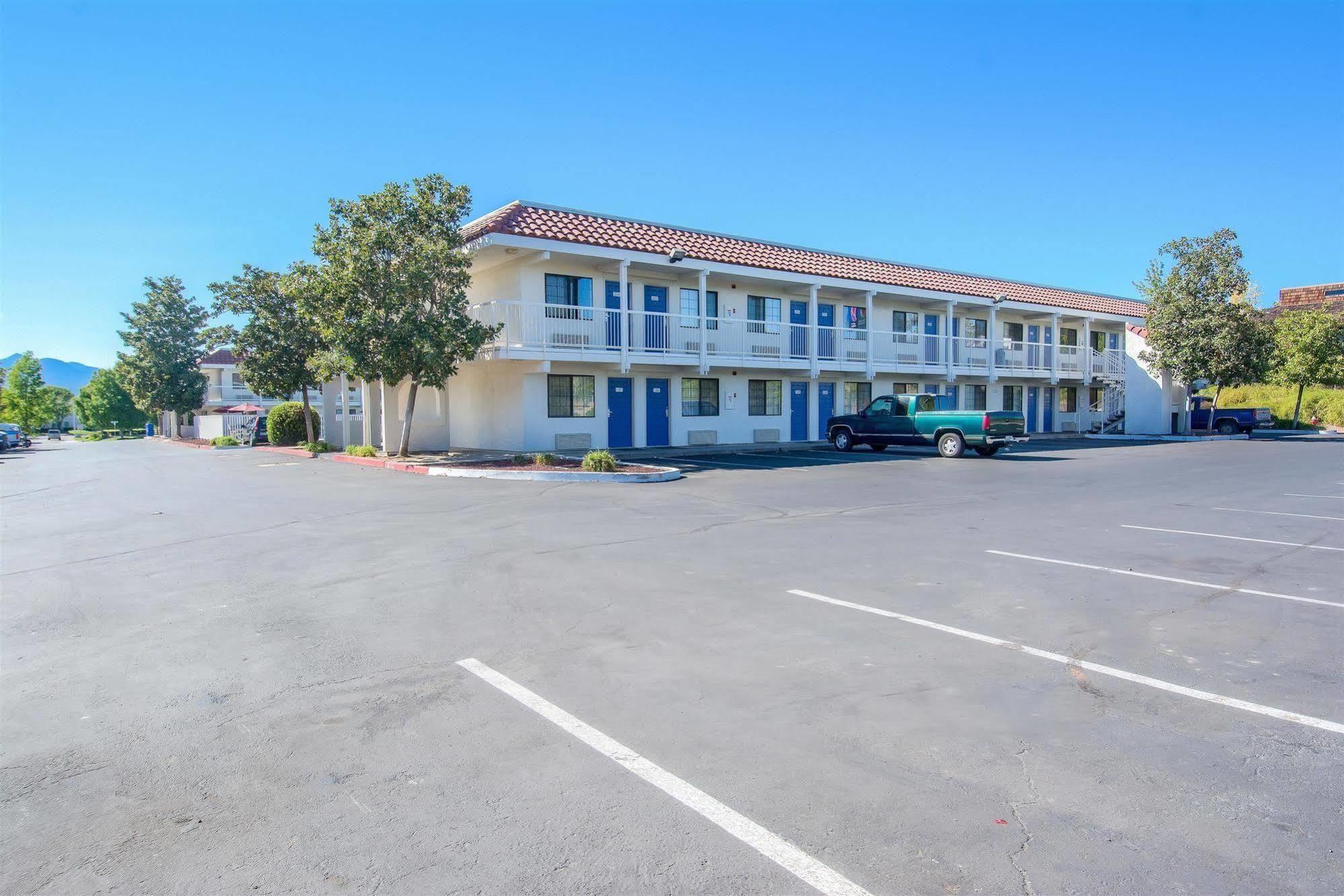 Motel 6-Redding, Ca - South Zewnętrze zdjęcie