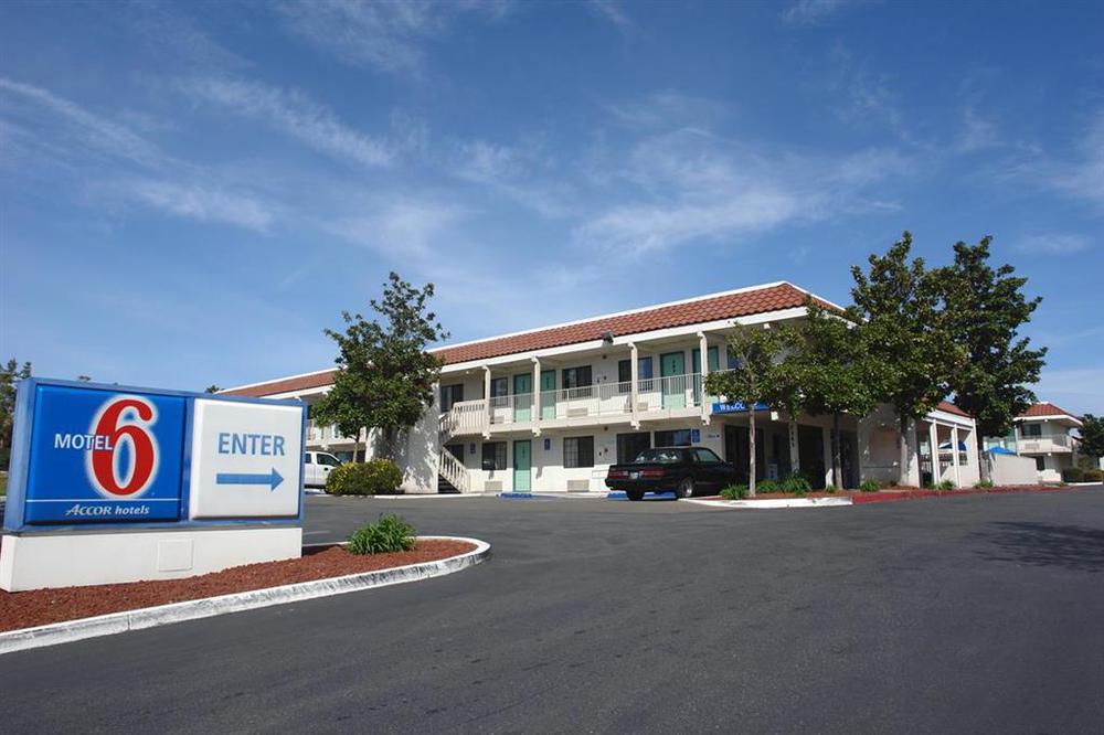 Motel 6-Redding, Ca - South Zewnętrze zdjęcie